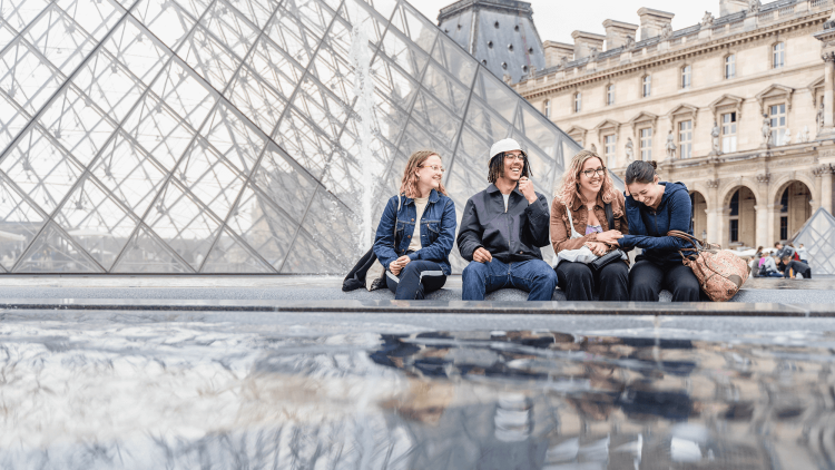 How to Make New Friends When Studying Abroad